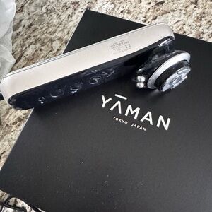 Skincare Tool in Black and Silver